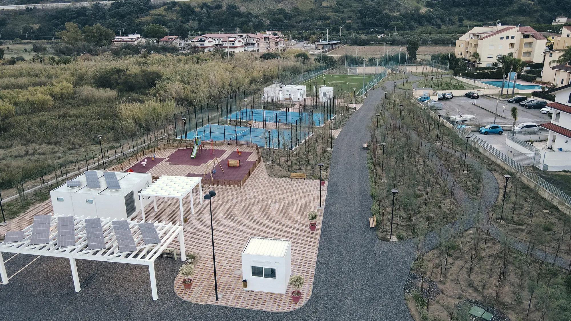 Spazio pubblico pizzo calabro artificial turf padel calcetto erba sintetica artificiale