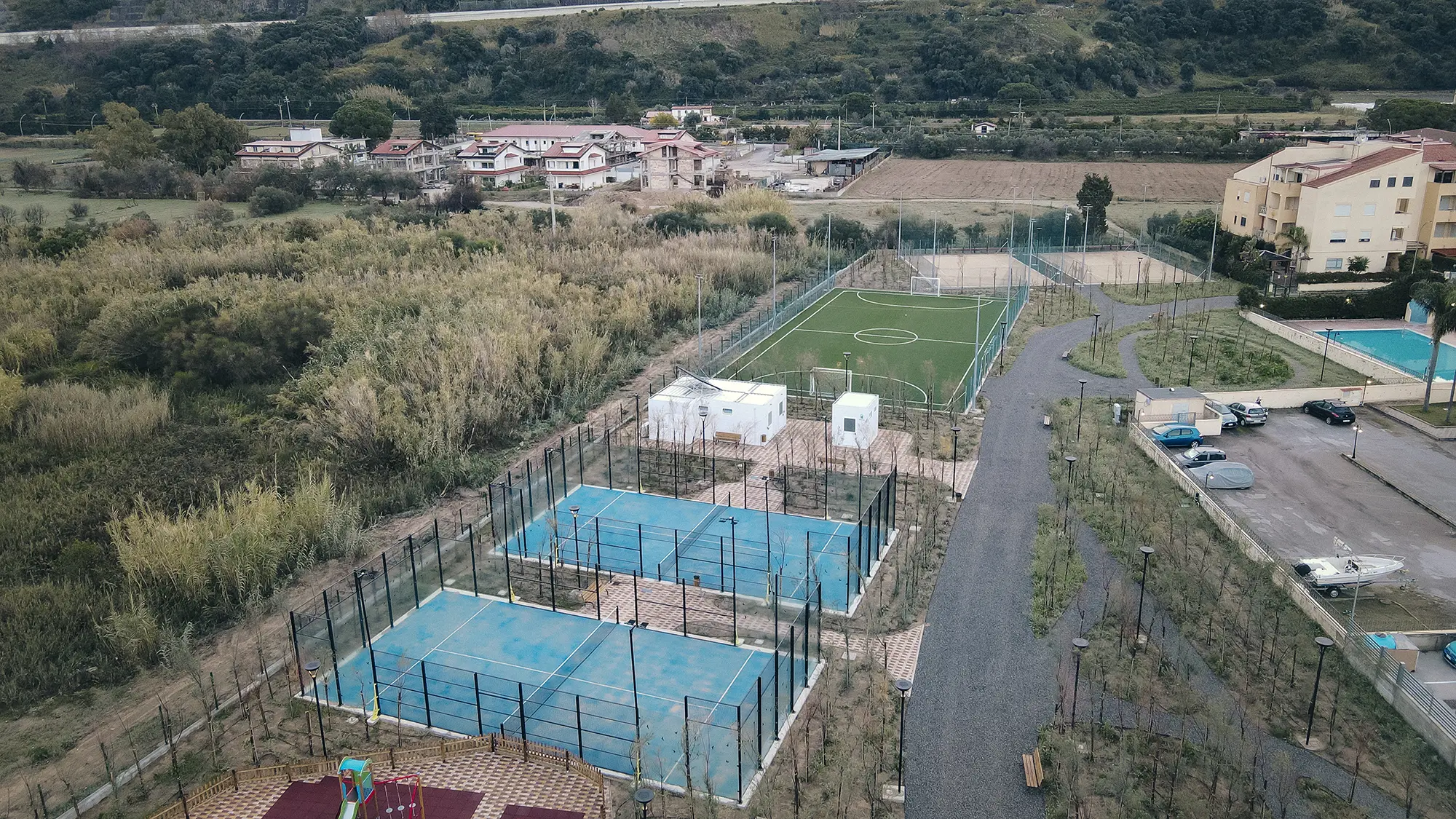 Spazio pubblico pizzo calabro artificial turf padel calcetto erba sintetica artificiale