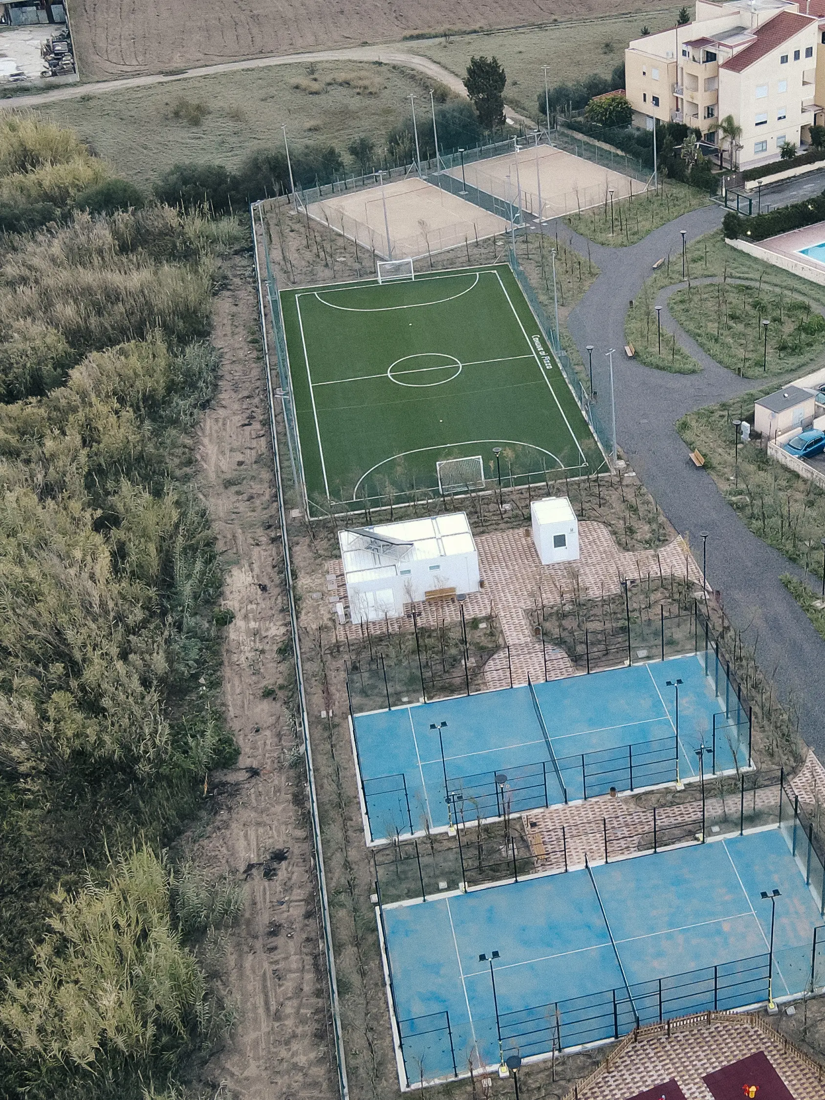 Spazio pubblico pizzo calabro artificial turf padel calcetto erba sintetica artificiale
